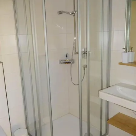 Robert 1- Og Sued Appartement-fewo- Dusche Oder Bad- Wc By Interhome